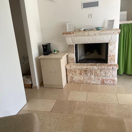 Relais Trulli Le Icone Bed & Breakfast Ostuni Exterior foto